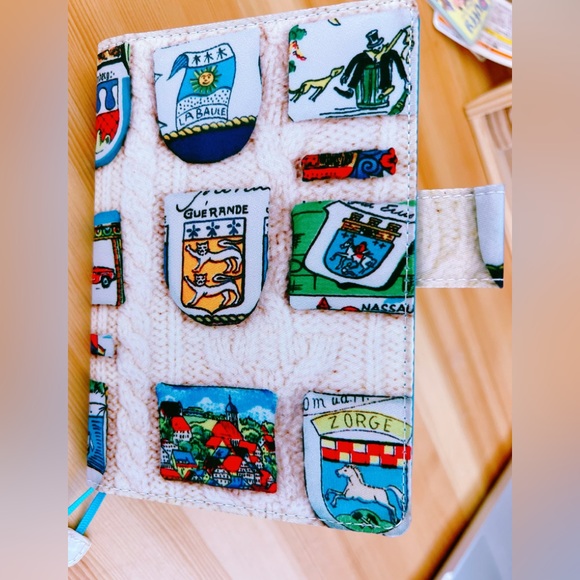 Hobonichi 2016 Collection A6 Cover - Picture 2 of 5